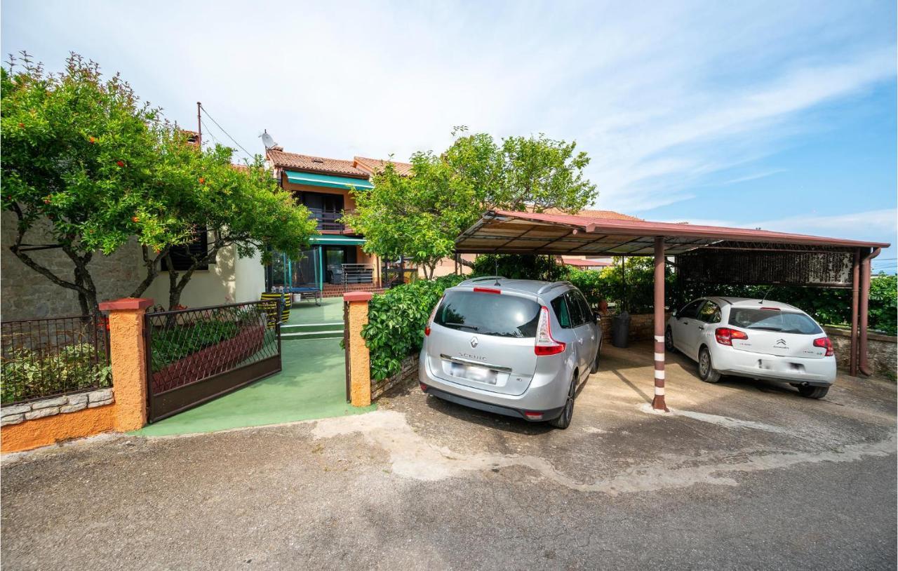 1 Bedroom Amazing Apartment In Peruski Exterior photo